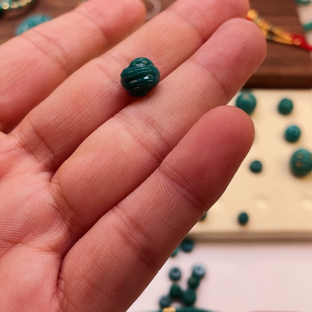 绿松石颈饰未镶嵌