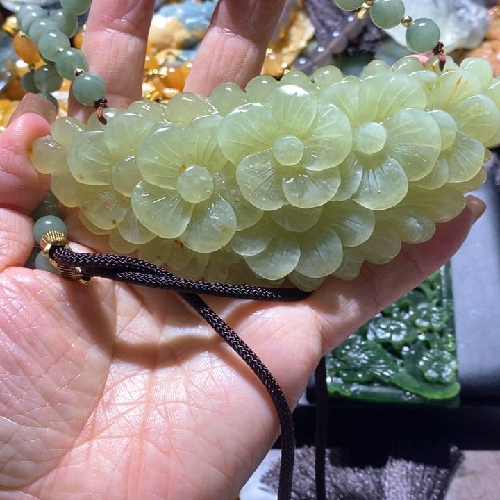 岫玉未镶嵌毛衣链