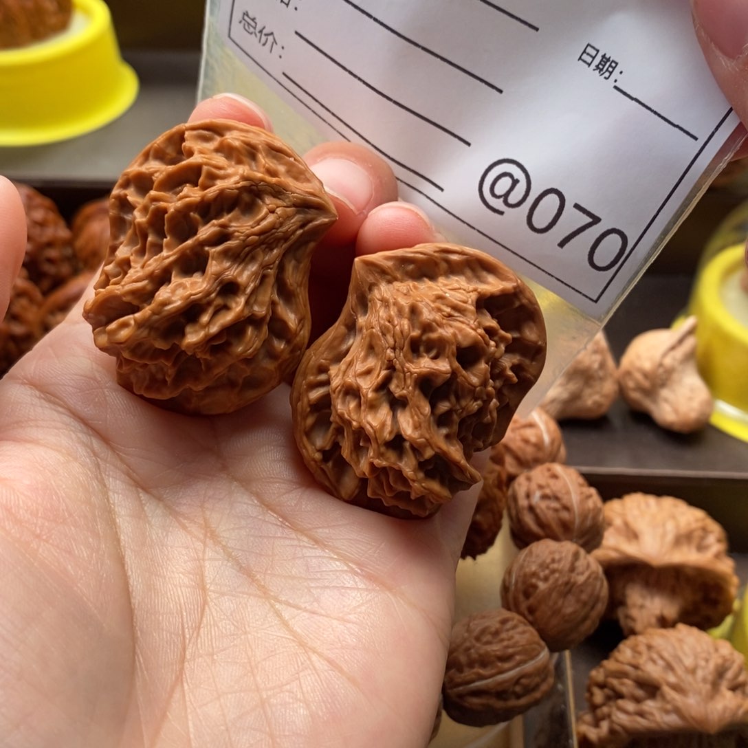 文玩核桃吊坠鸳鸯