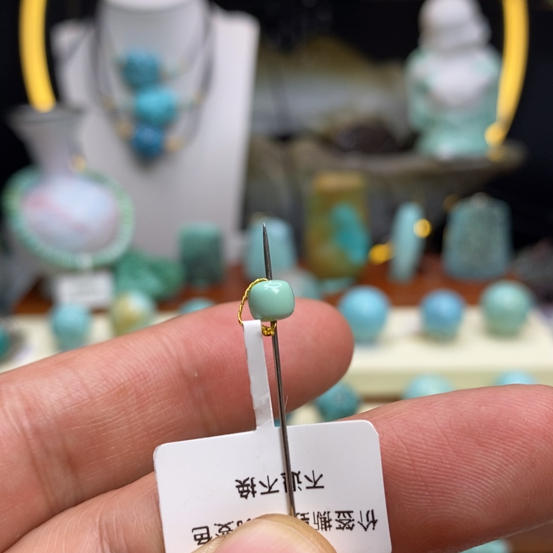 绿松石未镶嵌珠宝奇石