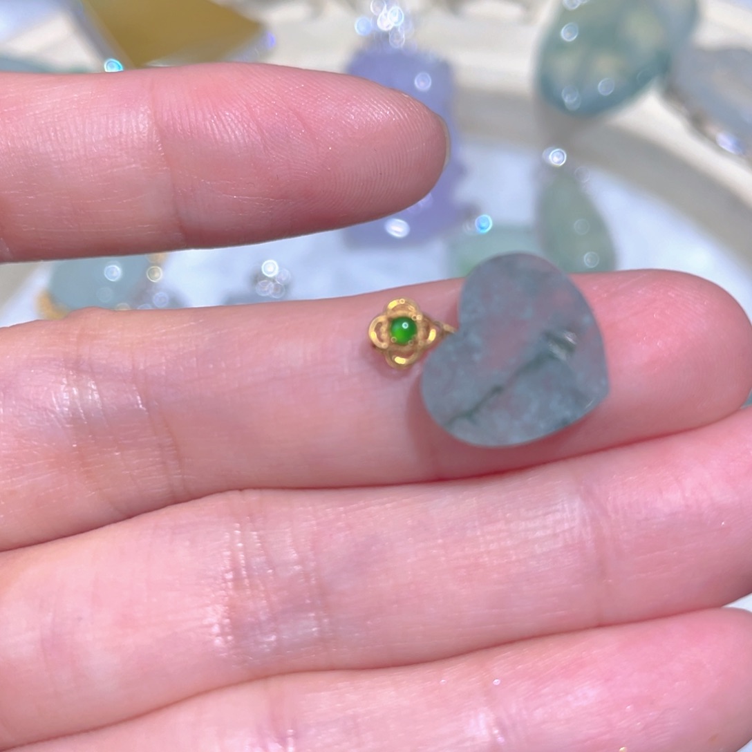 翡翠颈饰18K金镶嵌翡翠