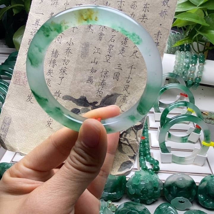 石英质玉未镶嵌手镯