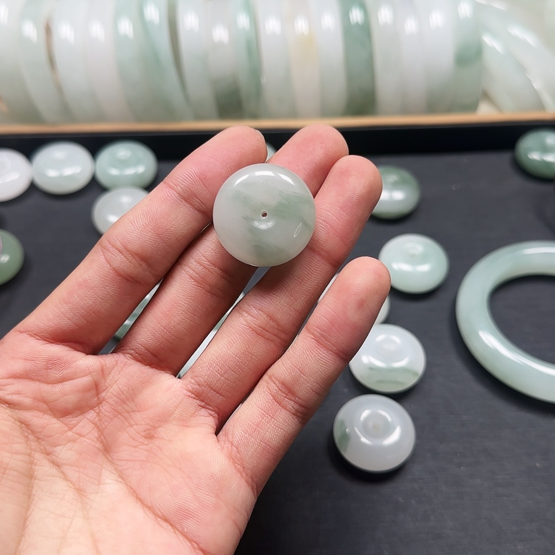 露****石英质玉未镶嵌吊坠(赠链)