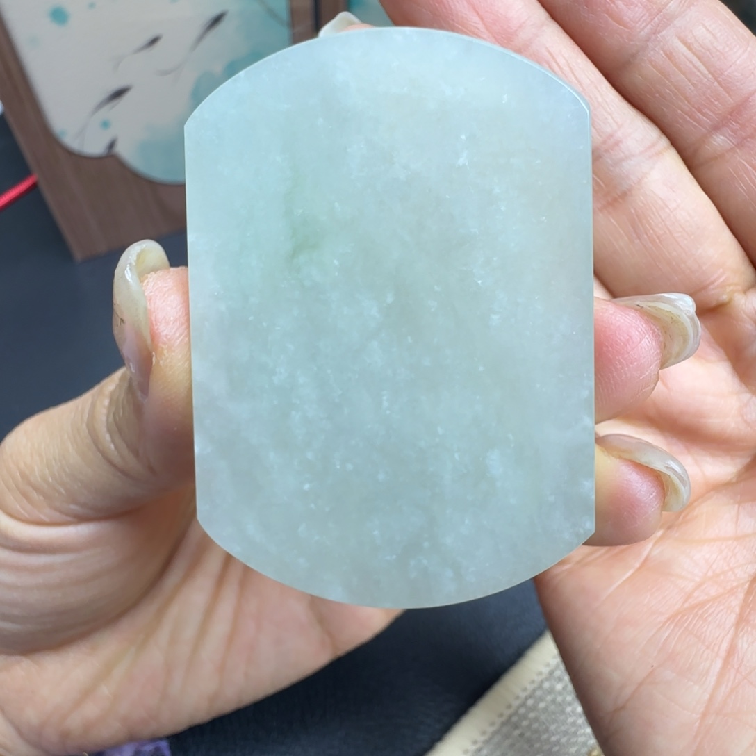 翡翠未镶嵌颈饰无事牌