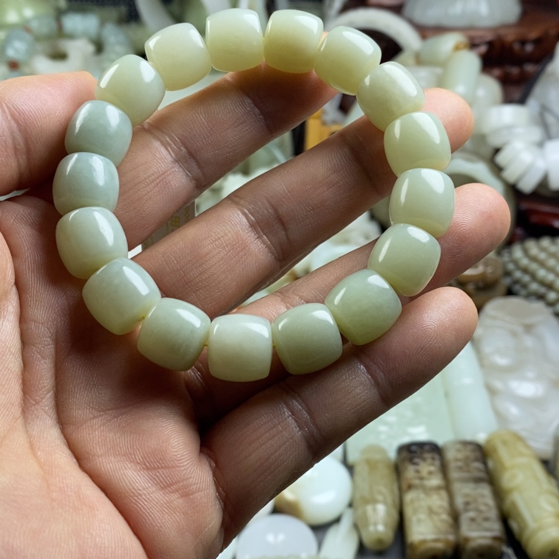 和田玉（糖玉）未镶嵌颈饰