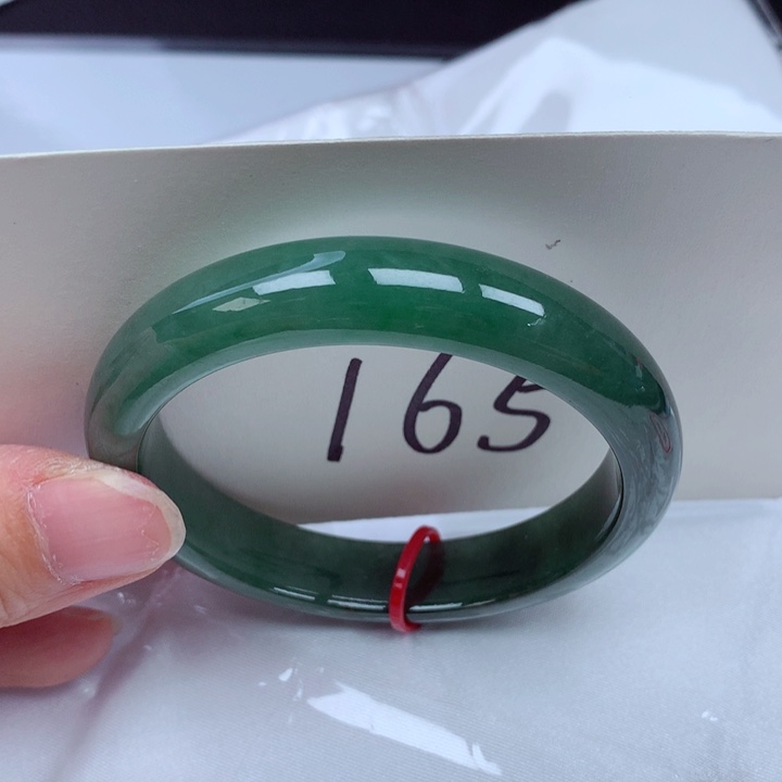 翡翠手镯未镶嵌翡翠