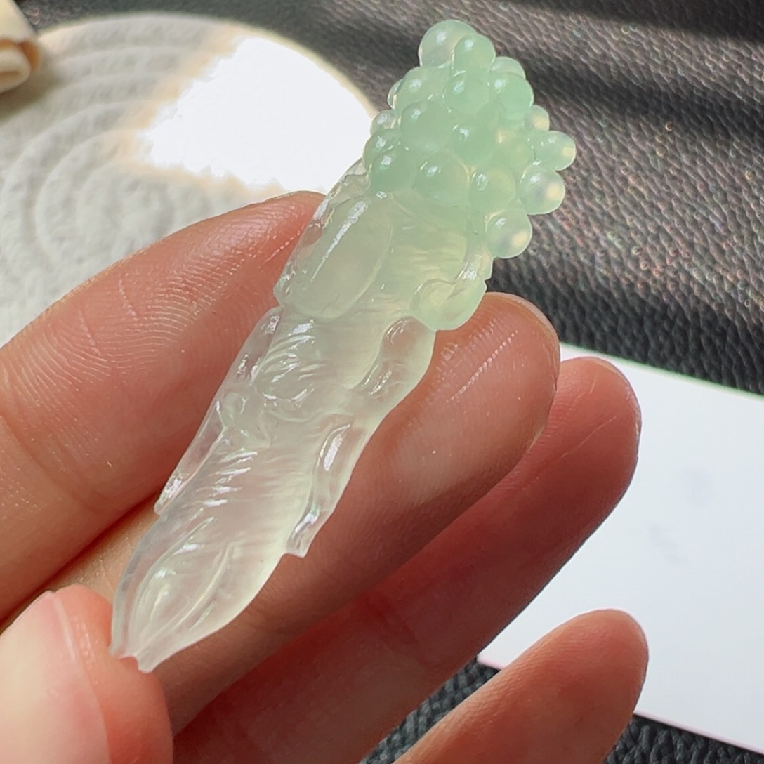 定制翡翠未镶嵌人参
