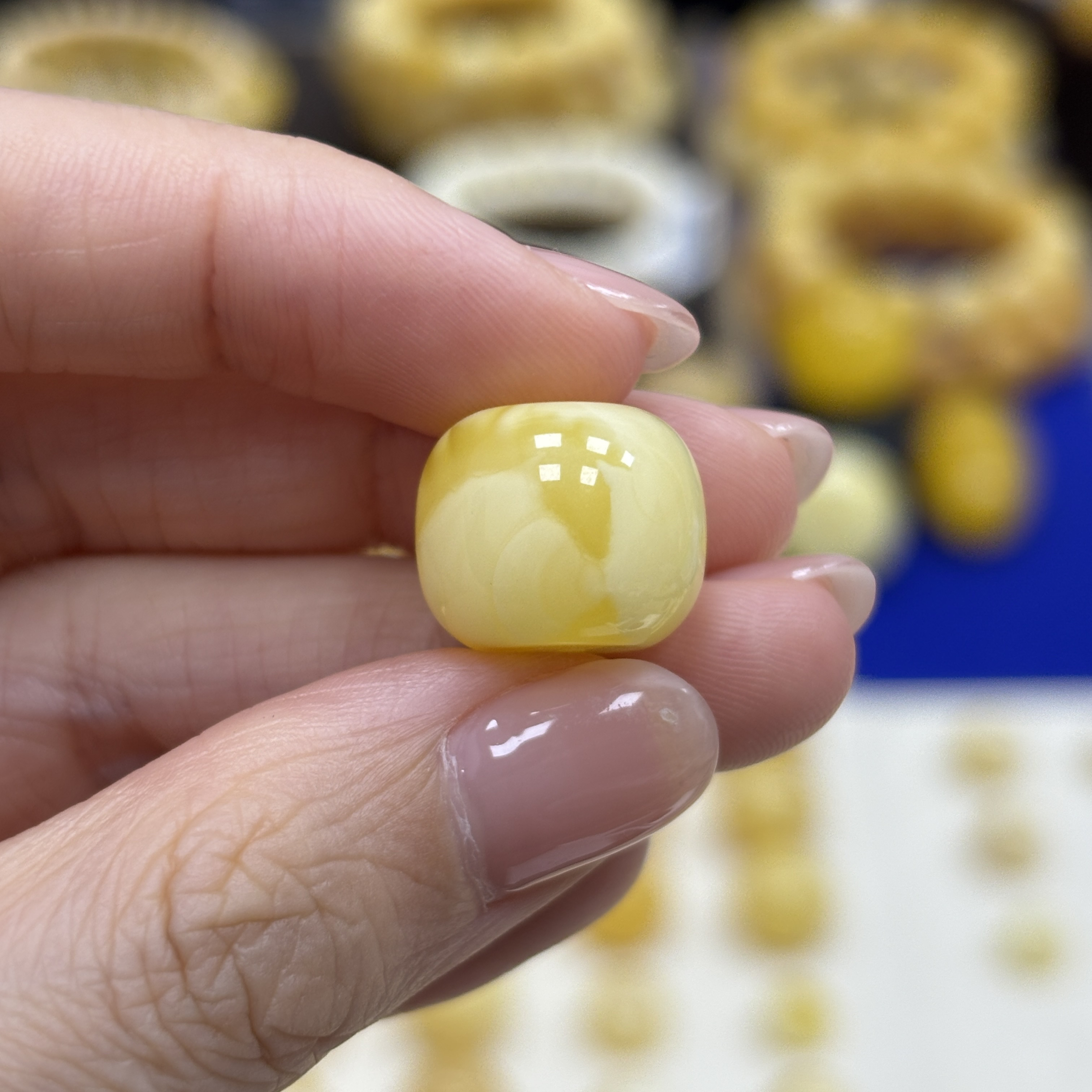 15.0*12.4mm 小妖珠宝天然原矿琥珀蜜蜡