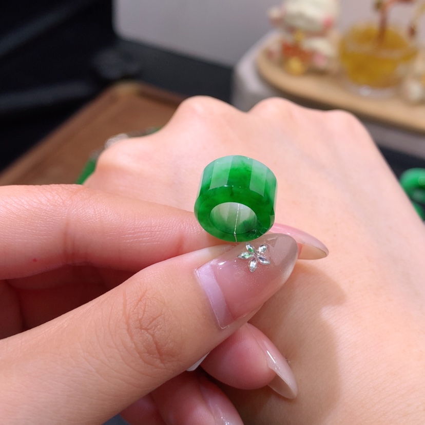 【闪购商品】未镶嵌戒指翡翠冰飘辣绿路路通（新品）
