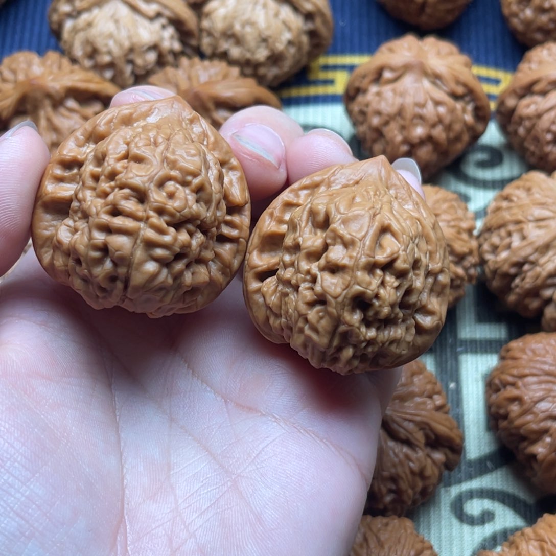 文玩核桃吊坠金字塔37