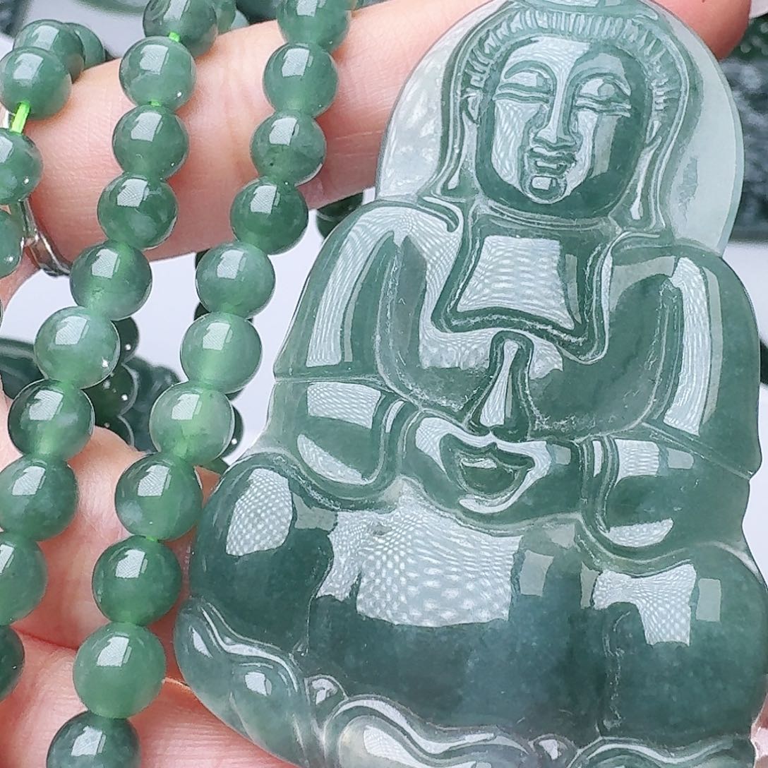 翡翠未镶嵌颈饰天然的A货翡翠多样性发其一 