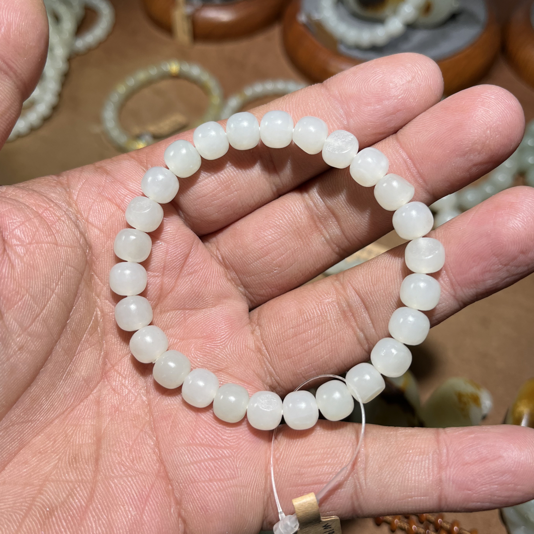 新疆和田玉白玉老型手串8mm