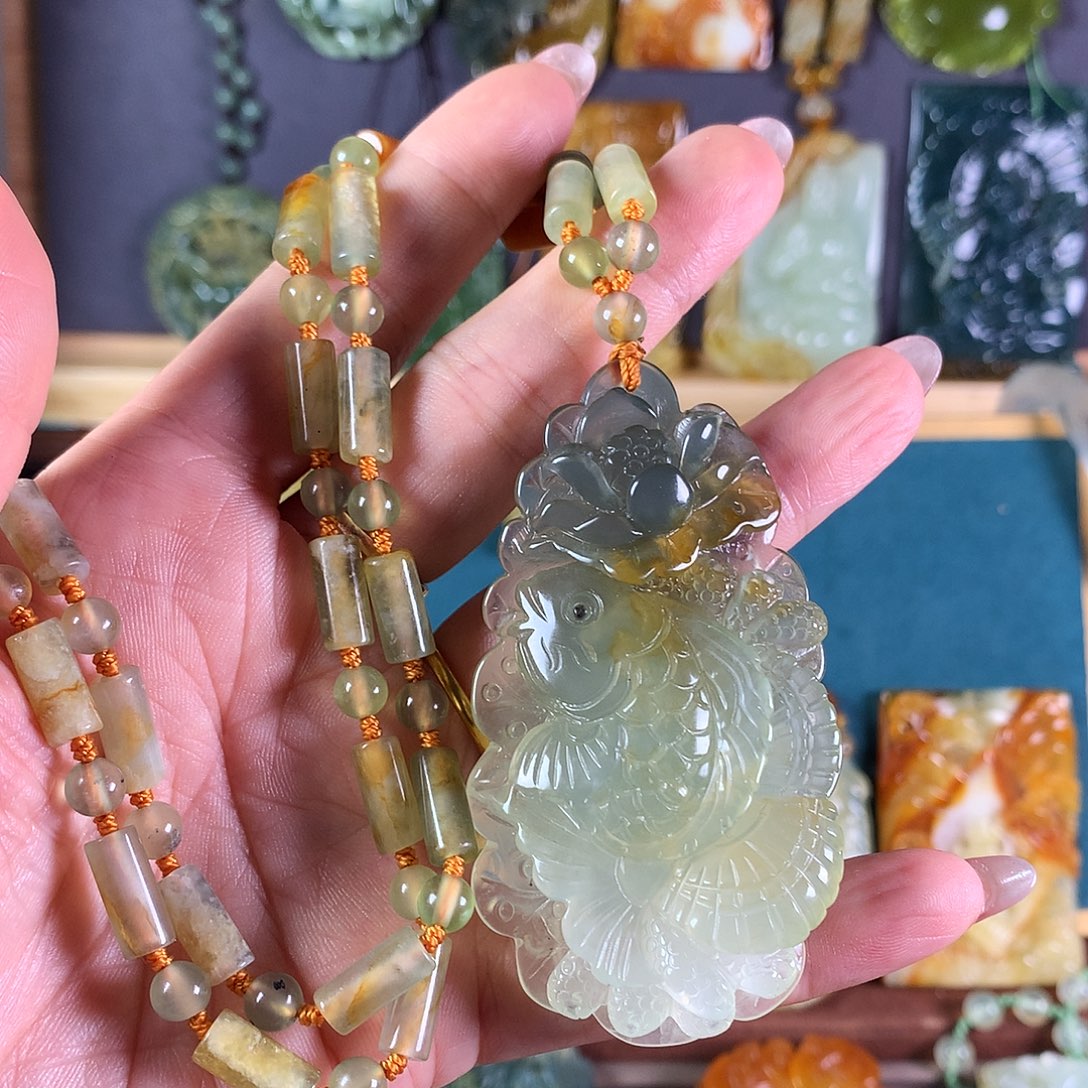 敬***敬岫玉未镶嵌吊坠(赠链)