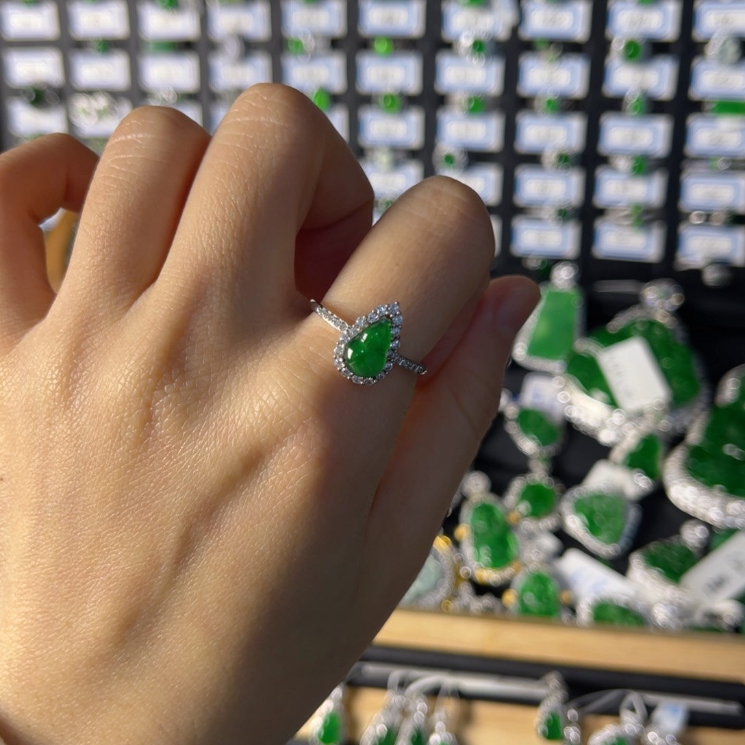 翡翠戒指银S925镶嵌翡翠戒指