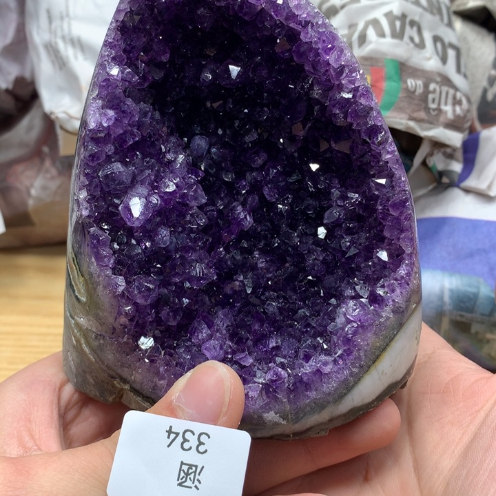 紫晶乌拉圭未镶嵌