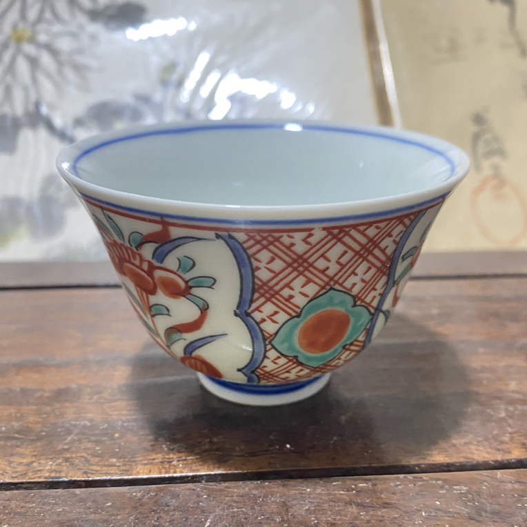 赤绘手绘花卉主人杯品茗杯陶瓷茶杯茶具，底部有款