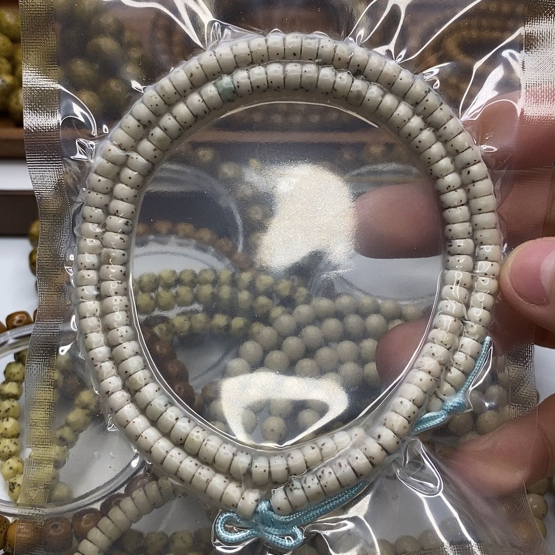 星月菩提手串6-3.5绿包白通体