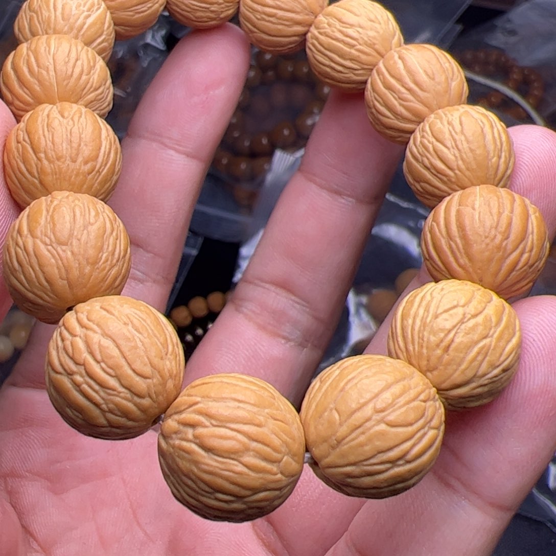 猴头核桃吊坠噢看看