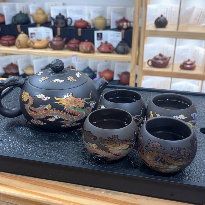 紫砂茶壶和其他器皿