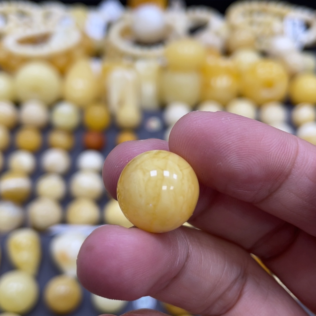 蜜蜡未镶嵌裸石14.4mm瑕 福利款