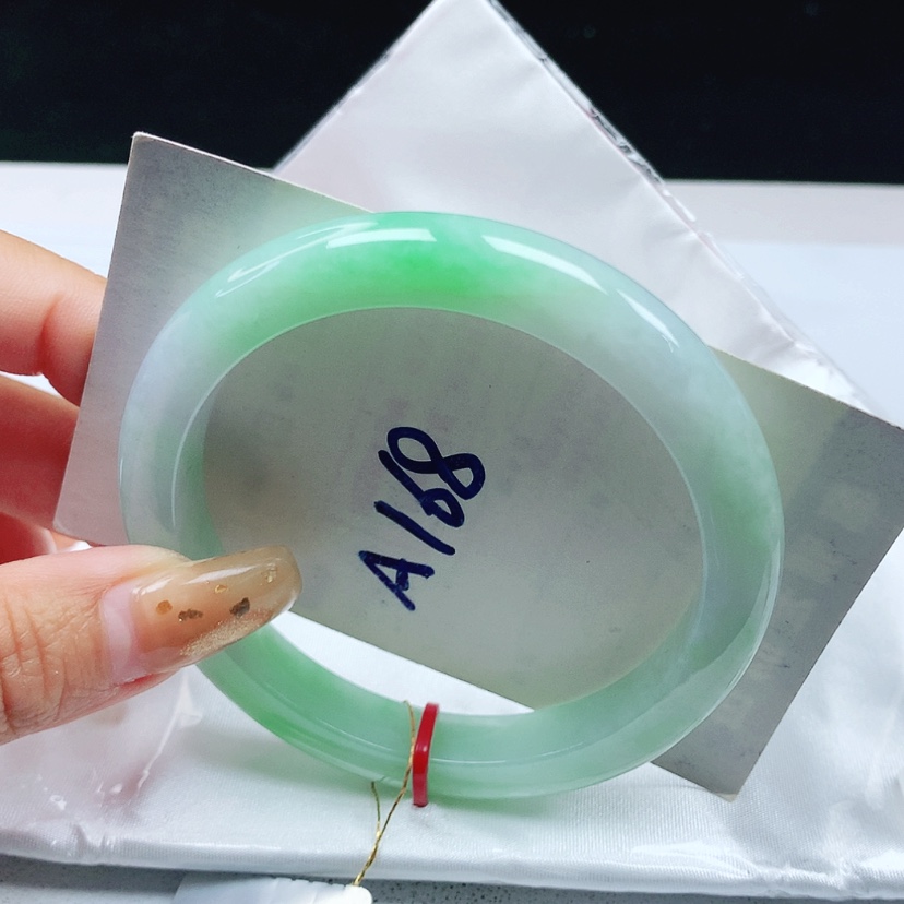 【闪购商品】翡翠手镯未镶嵌 正圈58+