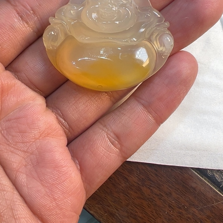 石英质玉（黄龙玉）颈饰未镶嵌