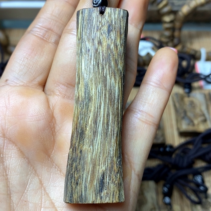 沉香手把件8.6克奇楠沉香素牌吊坠