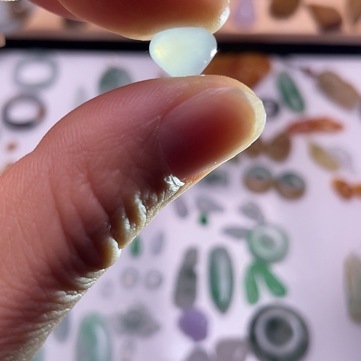 定制翡翠未镶嵌爱心