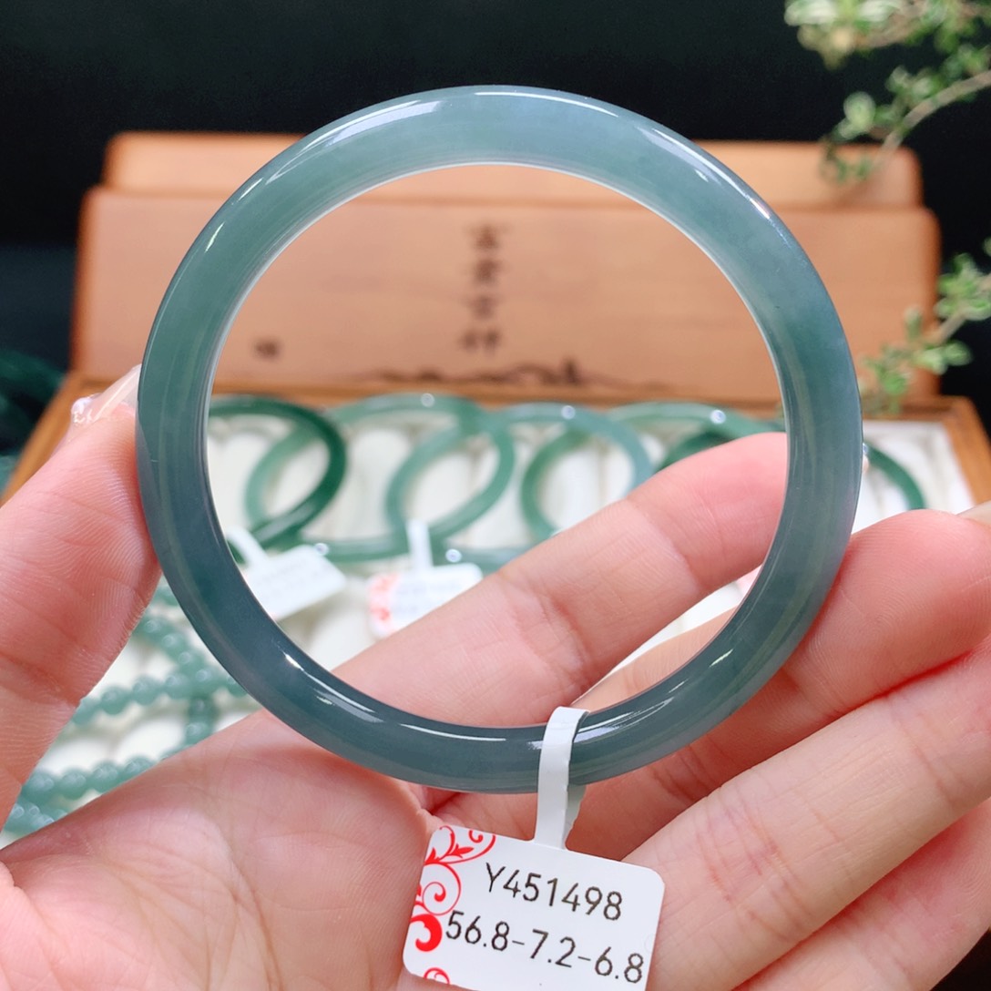 翡翠手镯未镶嵌天然