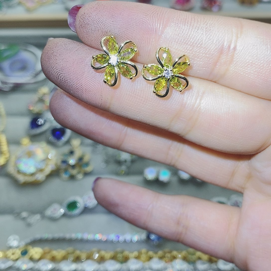 【闪购商品】托帕石耳饰银S925镶嵌