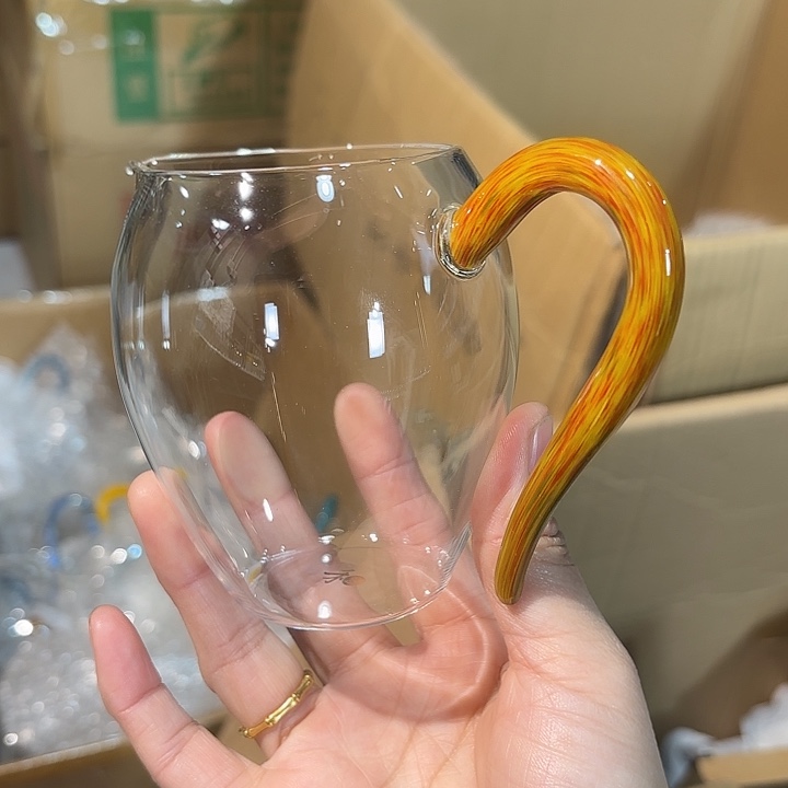 忆然黄彩玉把。       