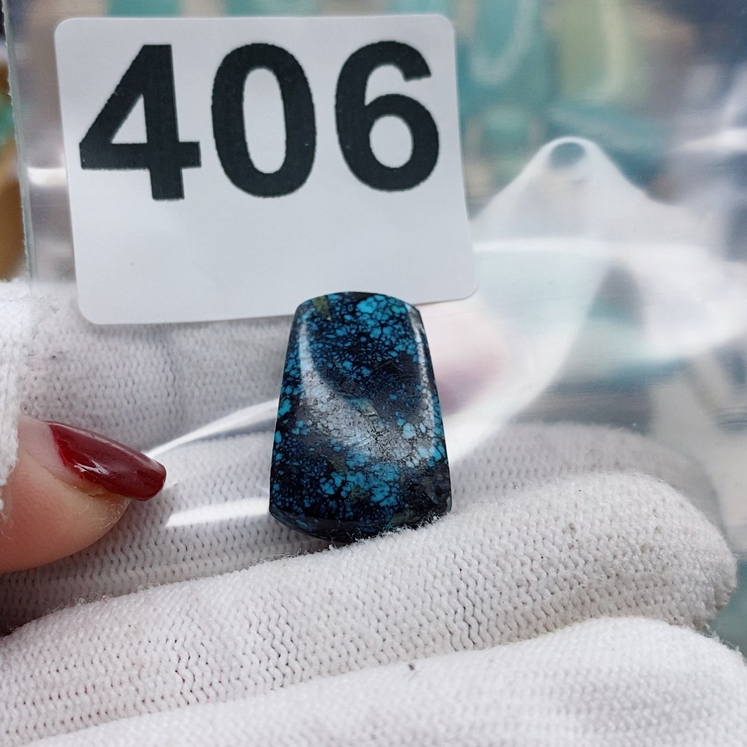 绿松石颈饰未镶嵌