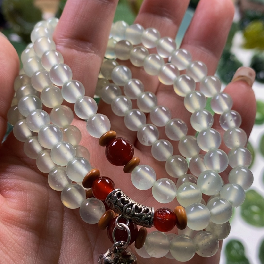 蛇纹石玉颈饰未镶嵌