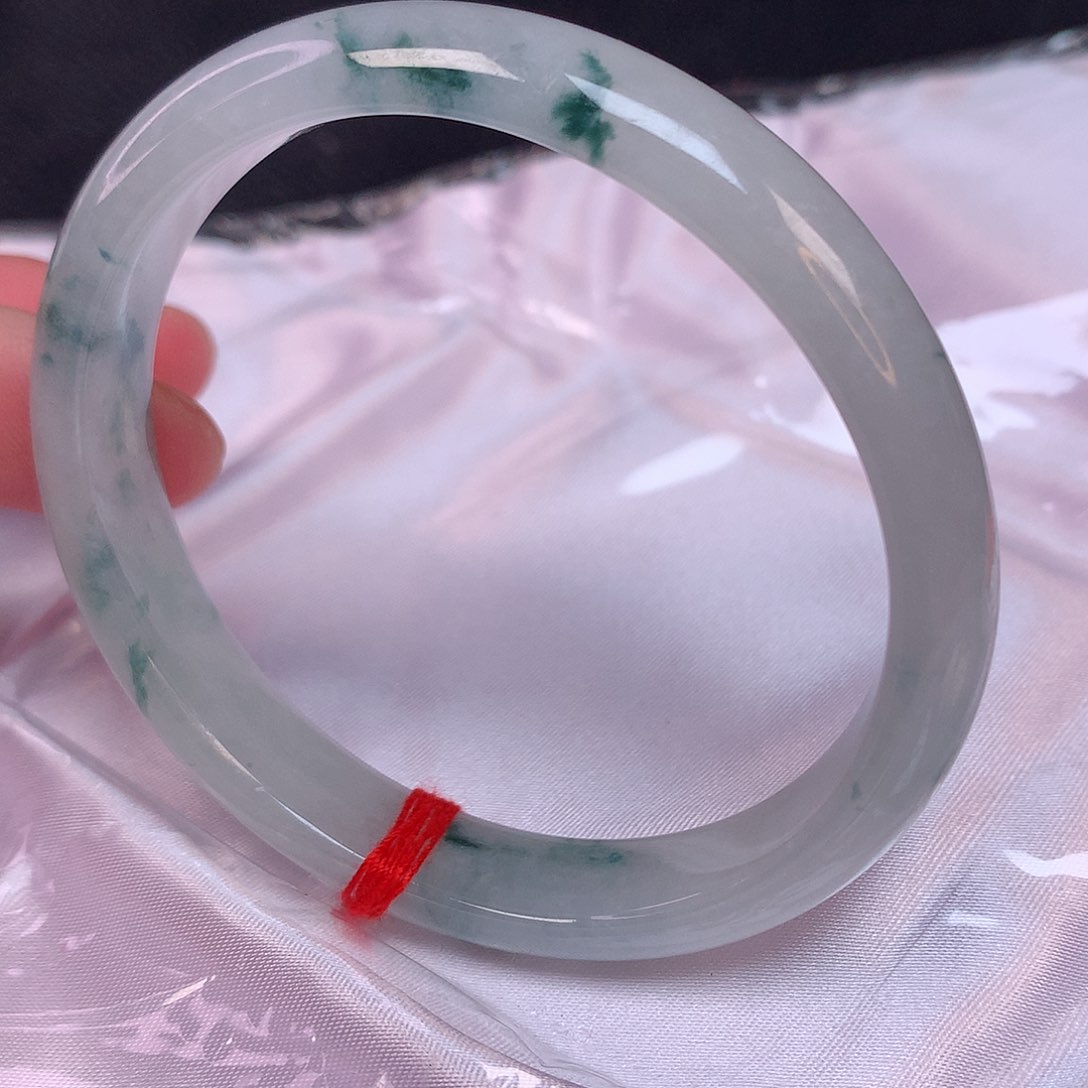 翡翠手镯（贵妃镯）未镶嵌南**予58