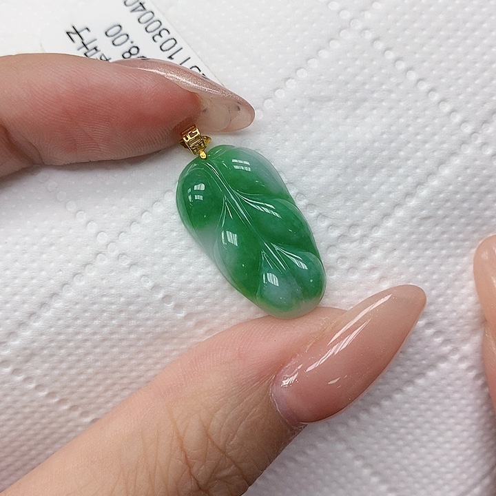 颈饰18K金镶嵌翡翠