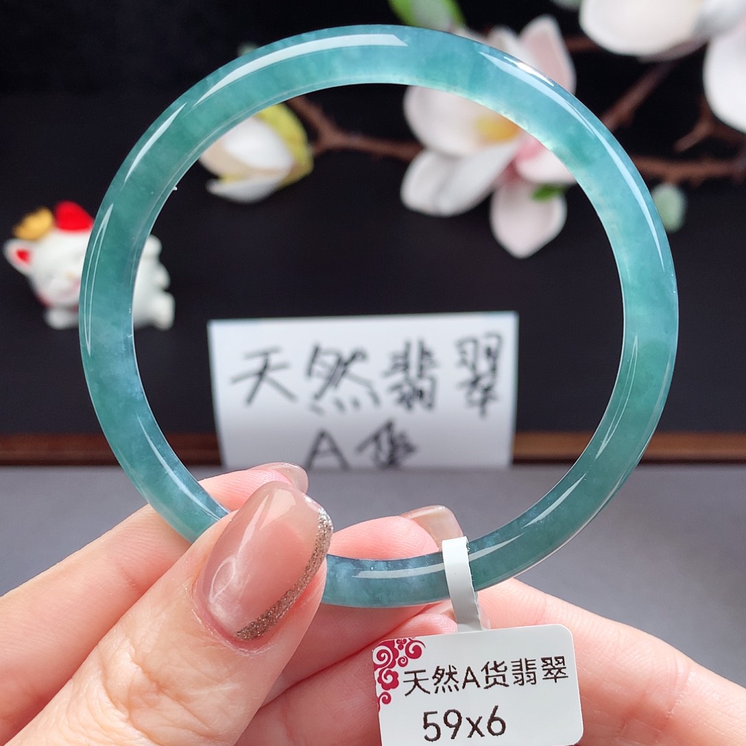 翡翠手镯（圆镯）未镶嵌
