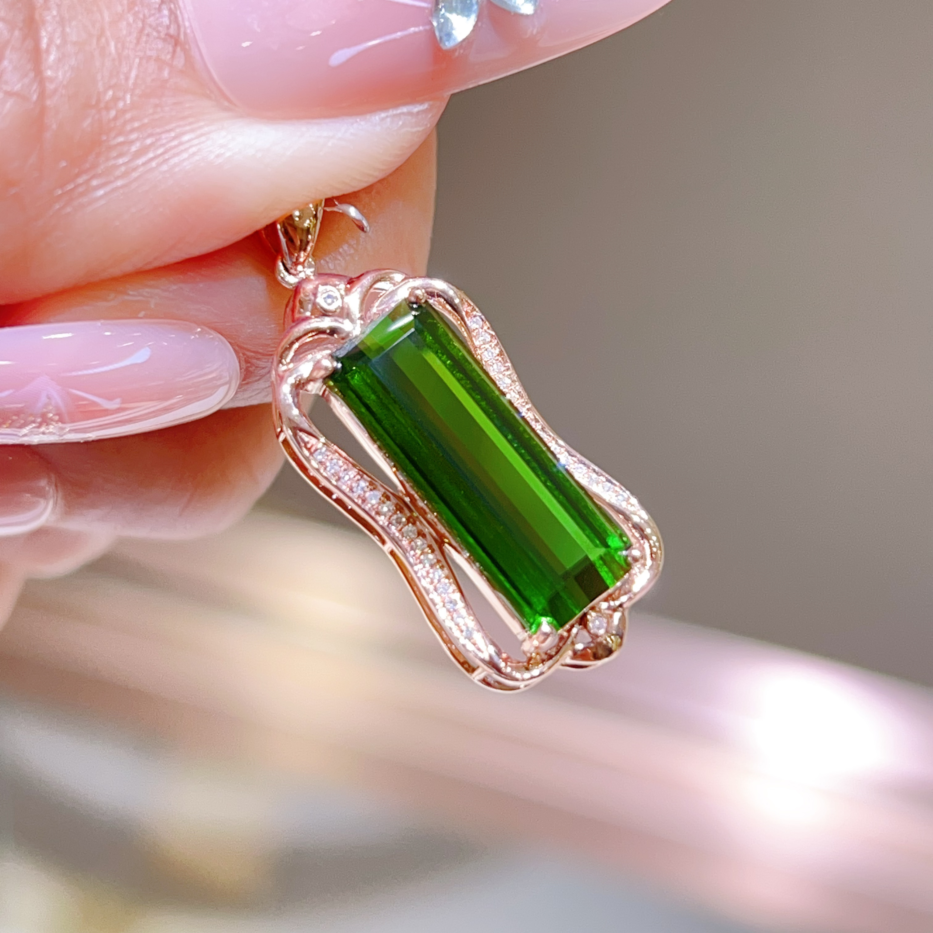 5.08ct 18k金镶嵌碧玺吊坠 3980