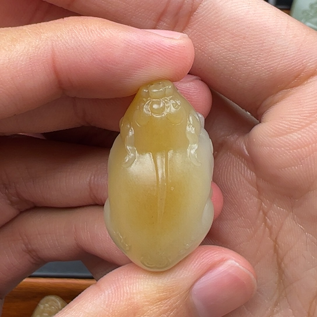 和田玉（糖玉）颈饰未镶嵌手****头