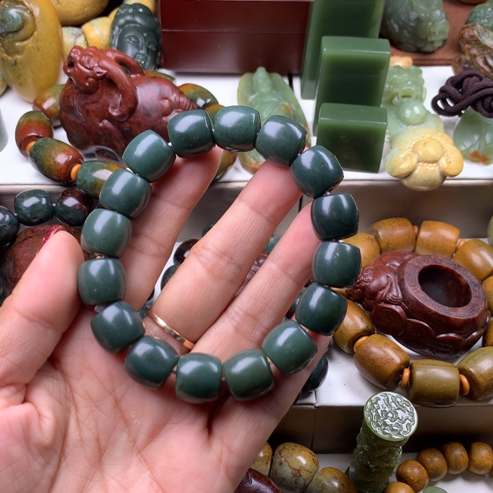 岫岩老玉（透闪石质玉）手链未镶嵌