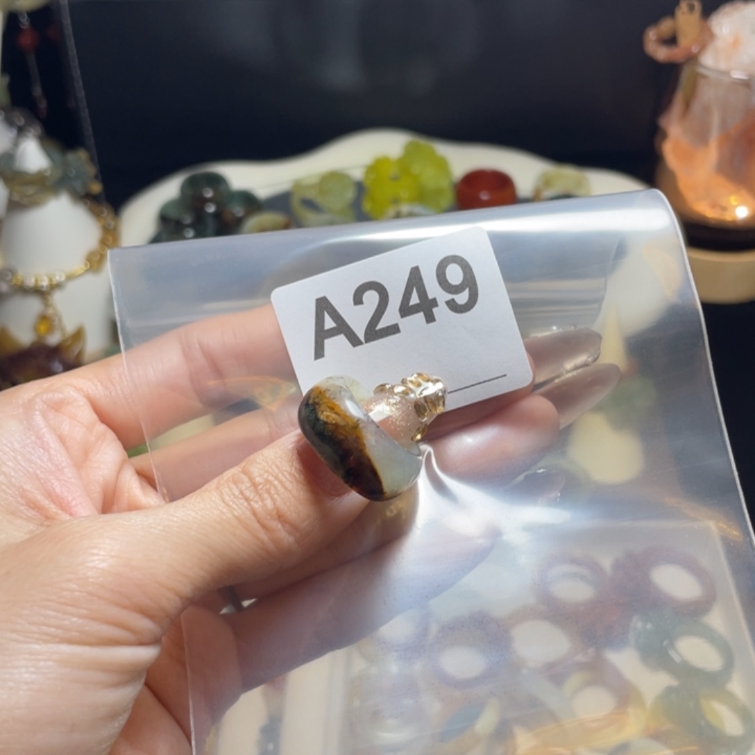 *****蛇纹石玉未镶嵌戒指花玉需包容