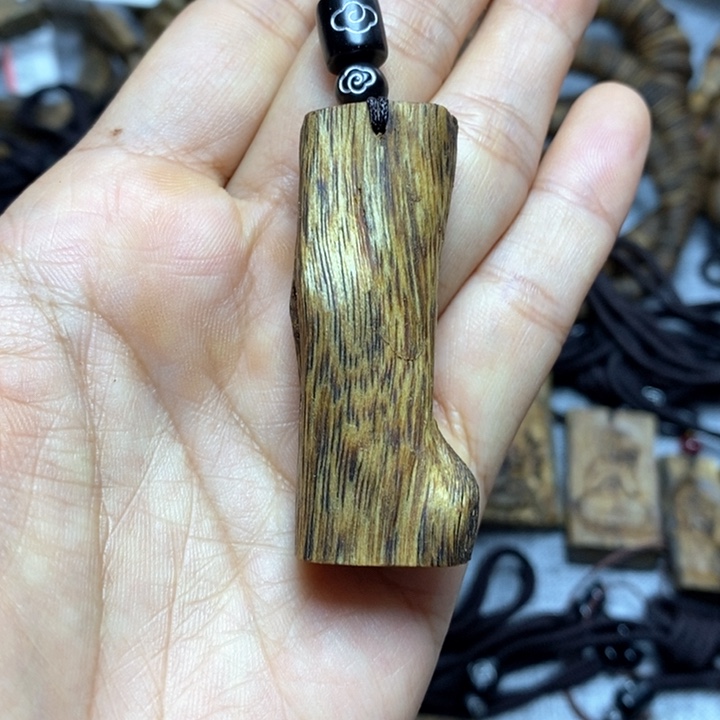 沉香手把件6.1克奇楠沉香素牌吊坠