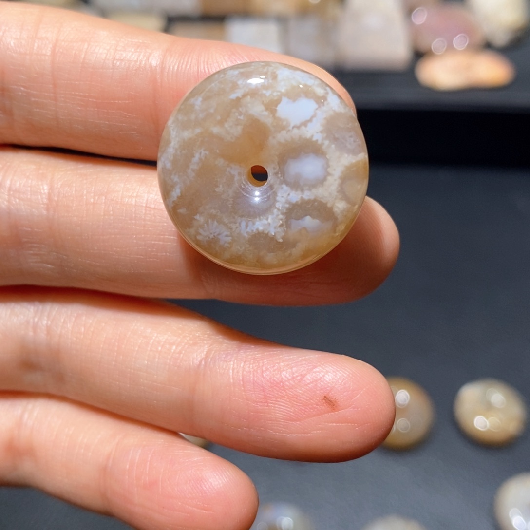 【闪购商品】硅化玉颈饰未镶嵌