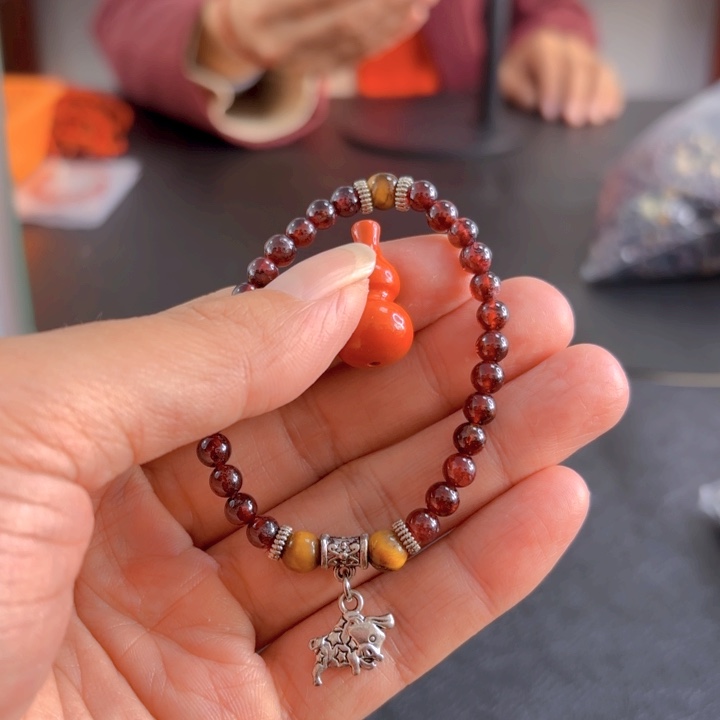 石榴石手链未镶嵌