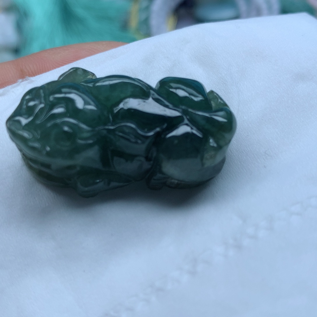 翡翠颈饰未镶嵌吊坠