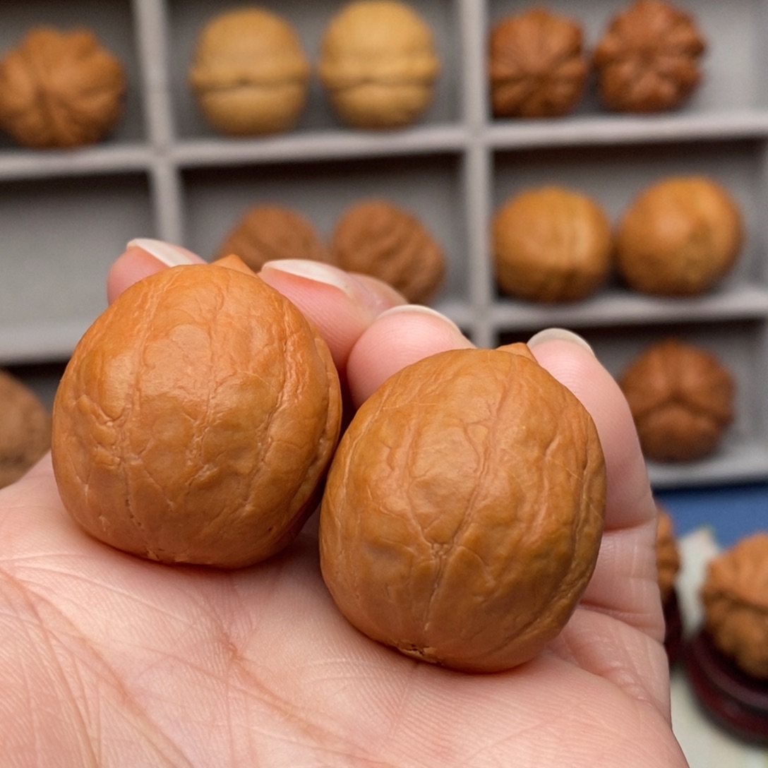 文玩核桃把件赤面僧