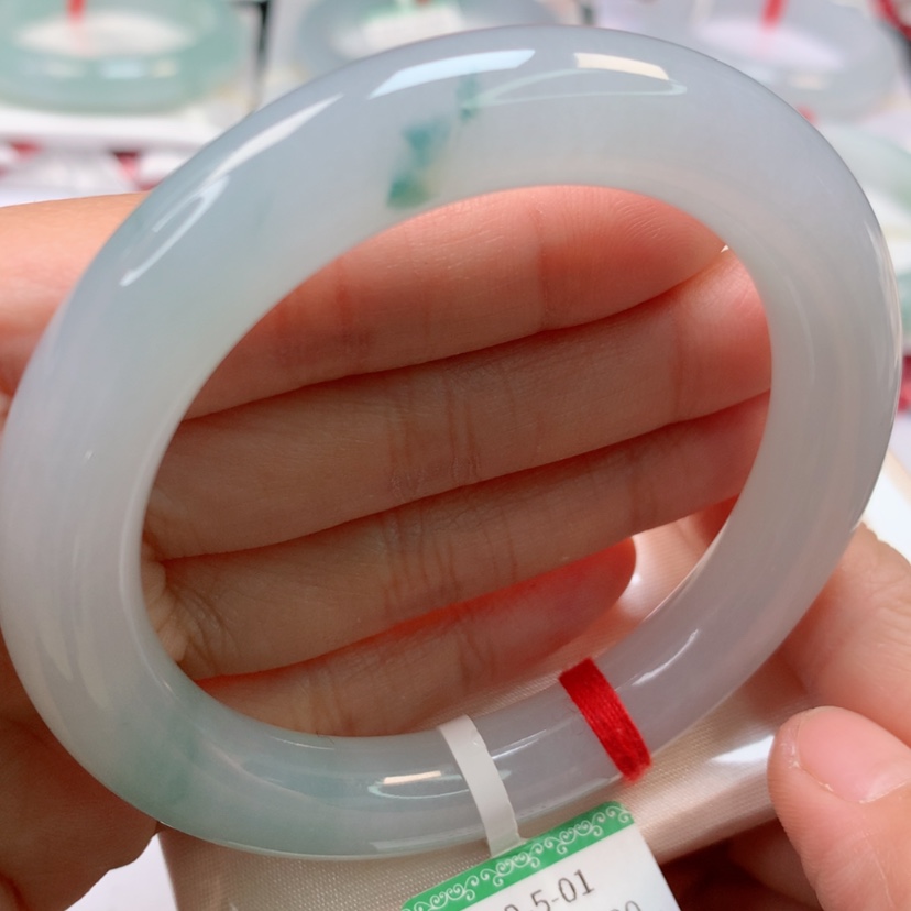 【闪购商品】翡翠手镯未镶嵌飘花