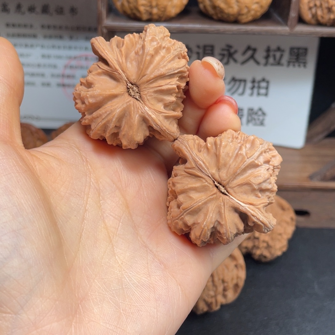 吊坠文玩核桃白狮子42尺