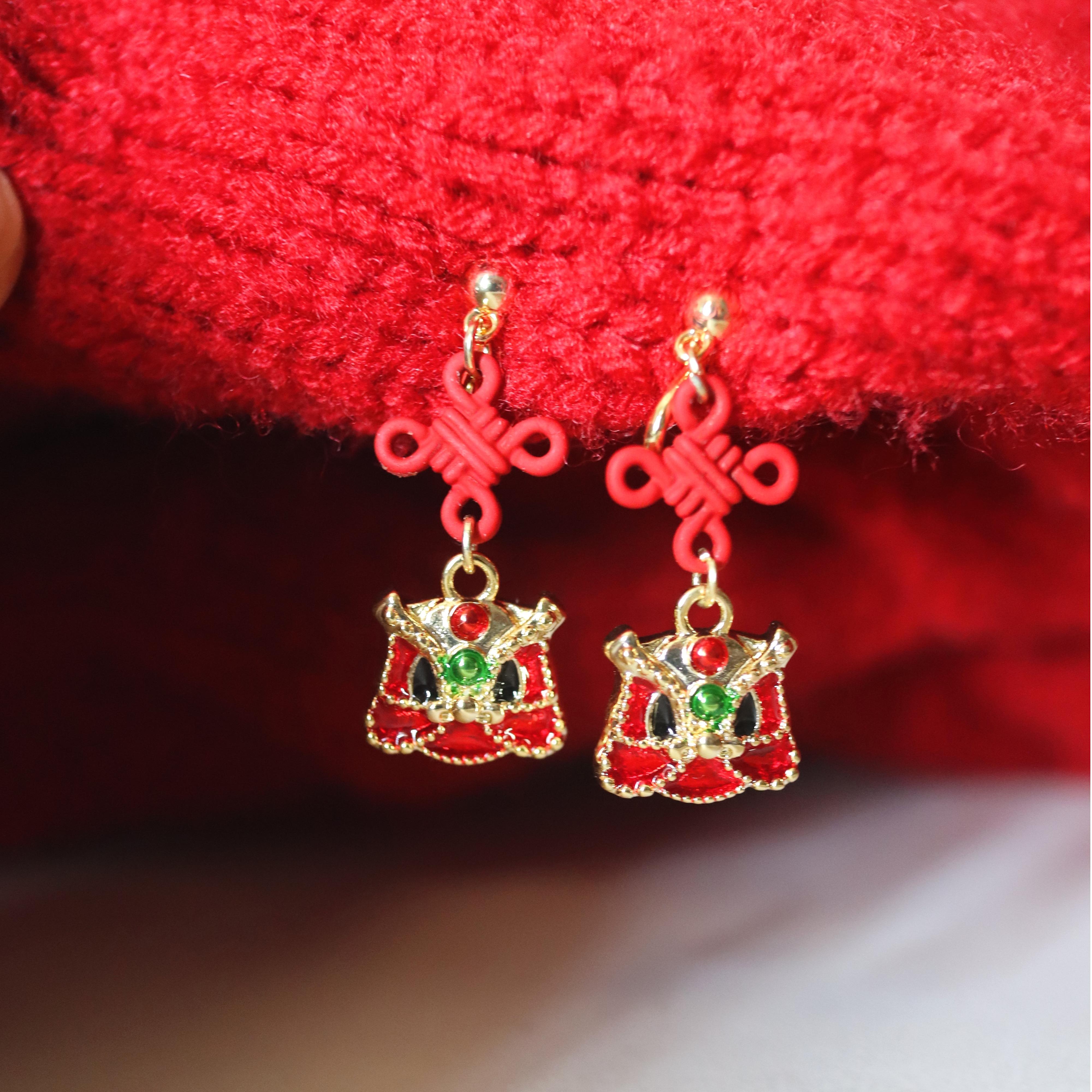 铜合金耳饰 H452耳环2025吉祥耳钉国潮新中式舞狮本命年喜庆红色