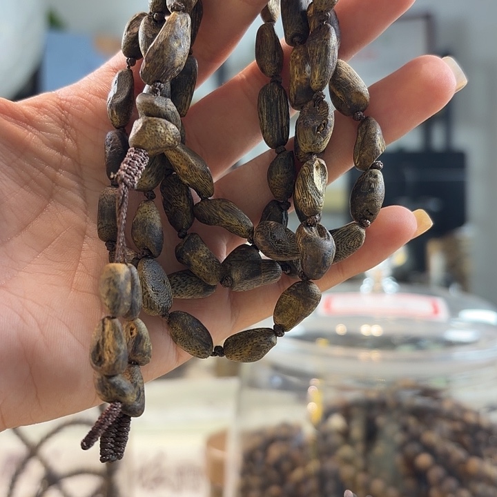 沉香碎屑沉香沉水树丁多圈