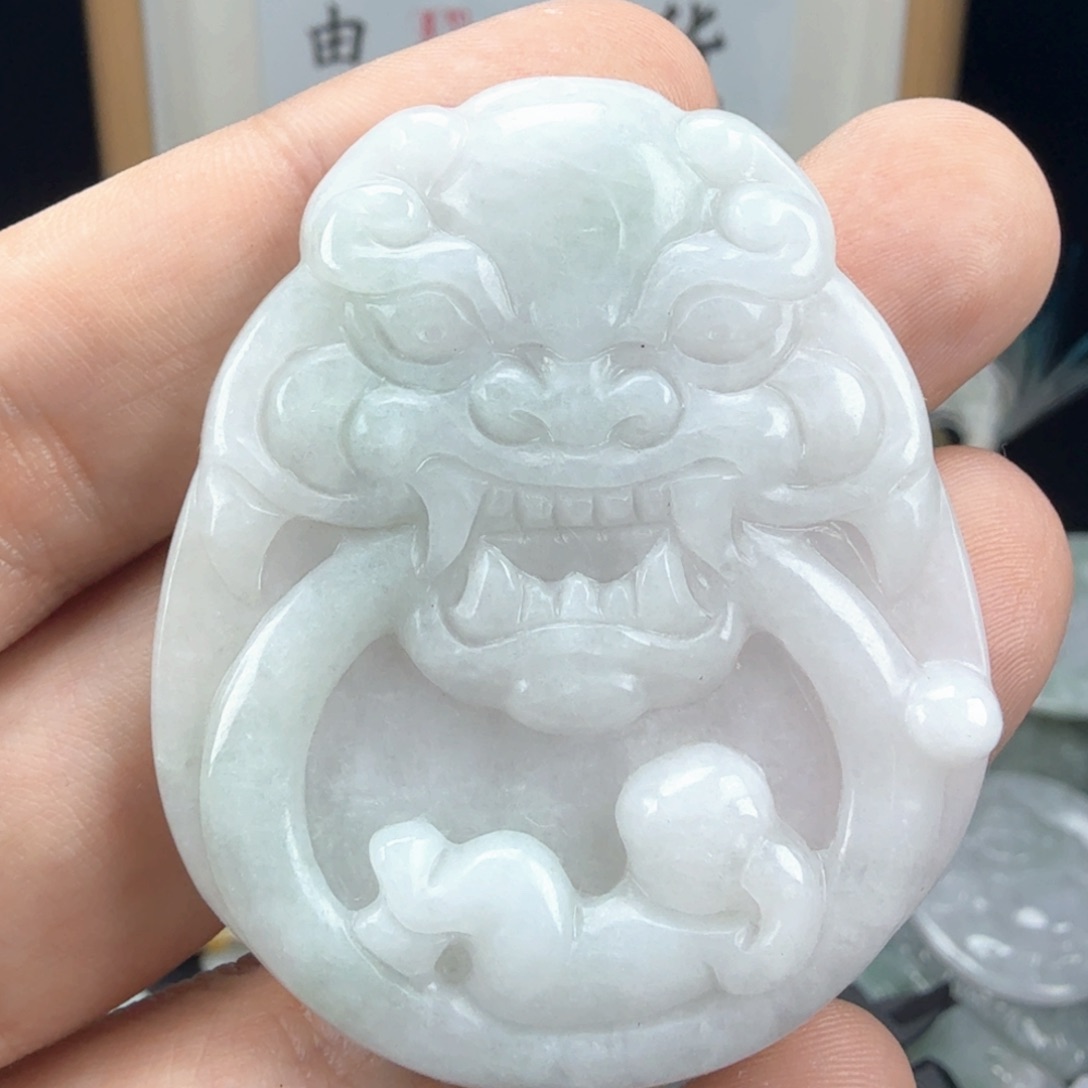 翡翠挂件未镶嵌翡翠
